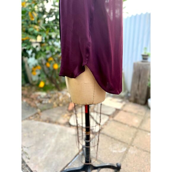 J. Crew 100% Silk Burgundy Red Classic Sleeveless Button Down Blouse Top Size 8 - Picture 4 of 7